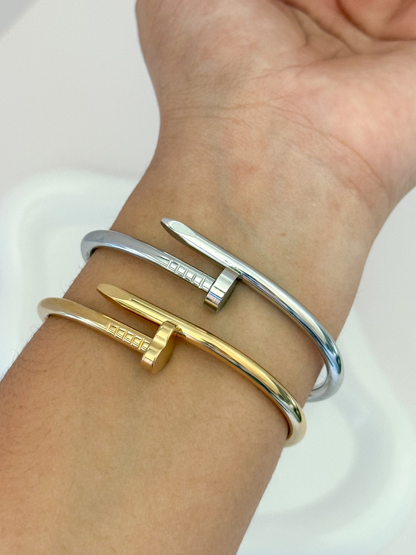 BRAZALETE CLAVO