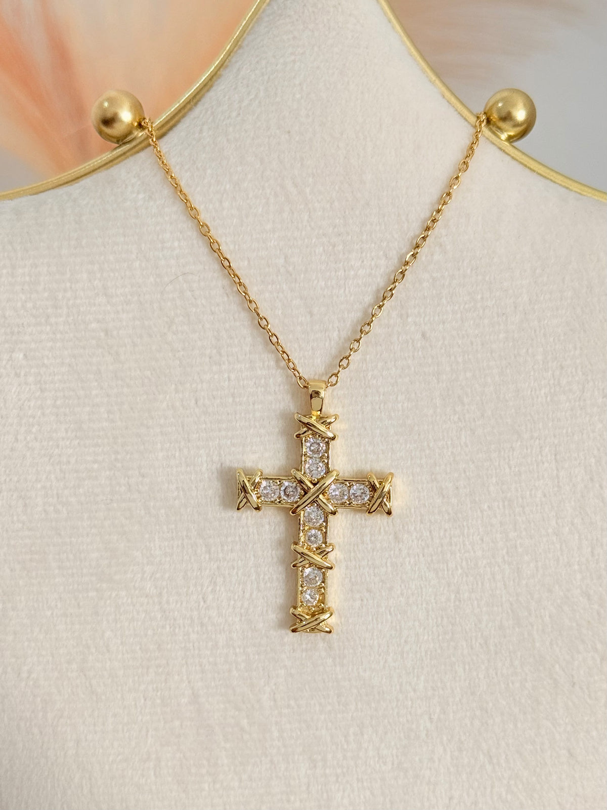 COLLAR CRUZ