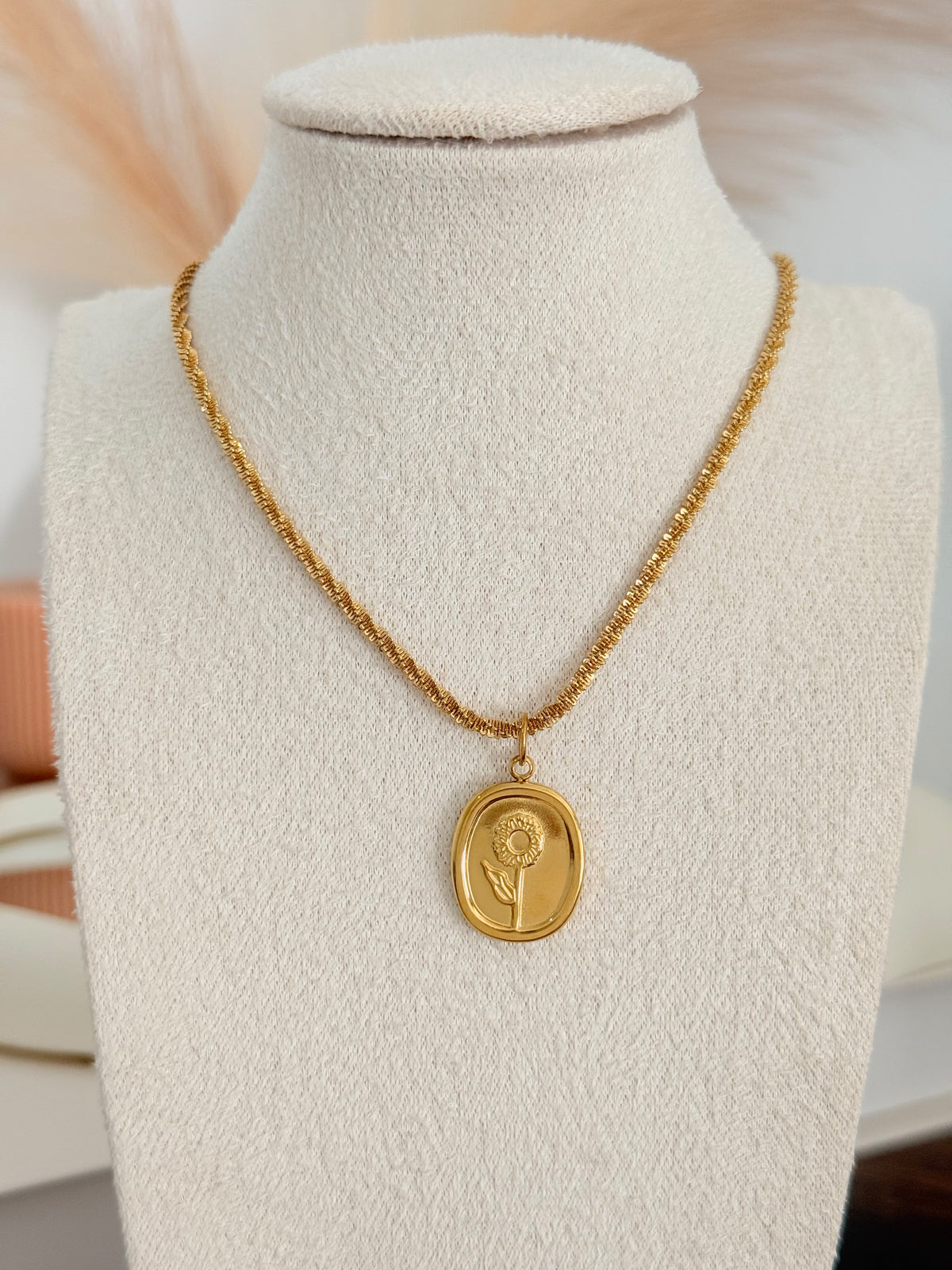 COLLAR LIORA