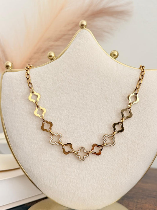 COLLAR CHIC